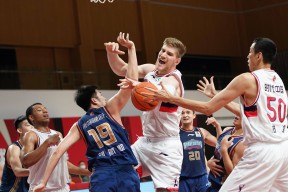 今年会网页版-包含球场风云：球员技术不断提升，比赛更加精彩的词条